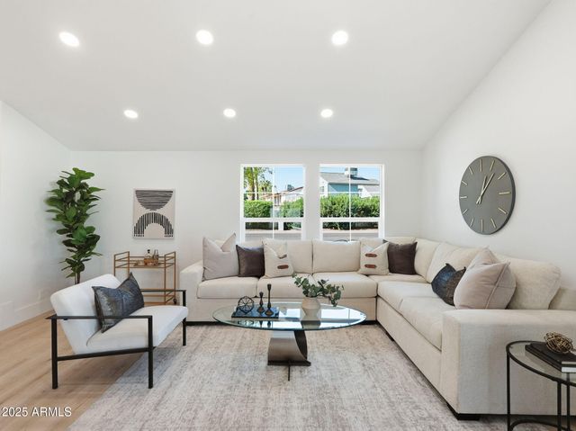 6613 N 81ST Place, Scottsdale, AZ 85250