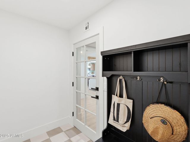 6613 N 81ST Place, Scottsdale, AZ 85250