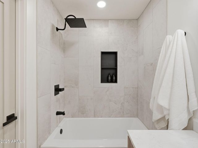 6613 N 81ST Place, Scottsdale, AZ 85250