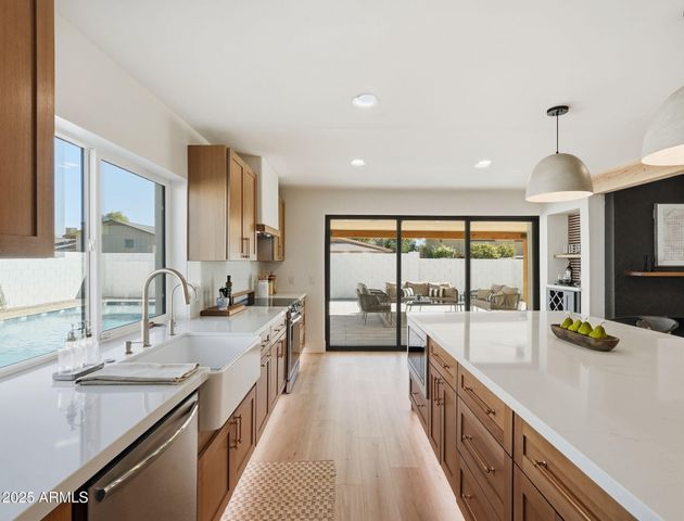 6613 N 81ST Place, Scottsdale, AZ 85250