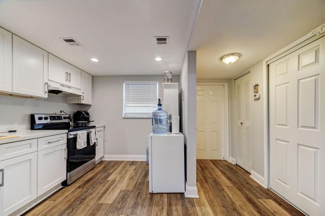 8370 Sands Point Boulevard Boulevard H208, Tamarac, FL 33321