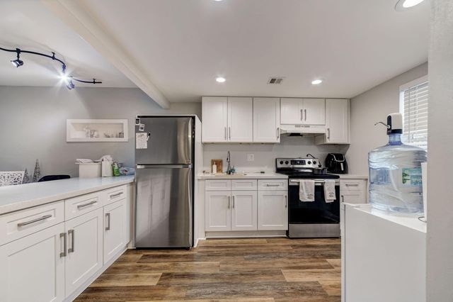 8370 Sands Point Boulevard Boulevard H208, Tamarac, FL 33321