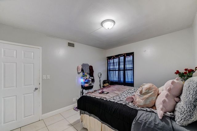 8370 Sands Point Boulevard Boulevard H208, Tamarac, FL 33321