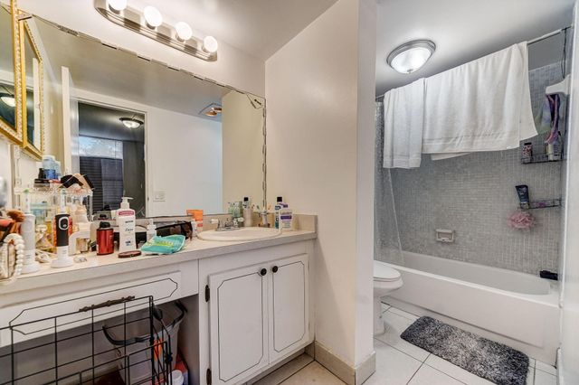 8370 Sands Point Boulevard Boulevard H208, Tamarac, FL 33321