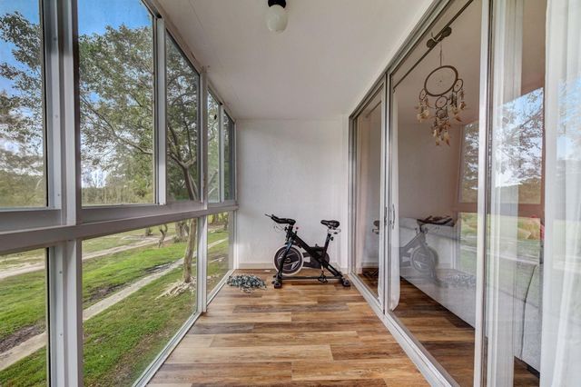 8370 Sands Point Boulevard Boulevard H208, Tamarac, FL 33321
