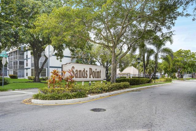 8370 Sands Point Boulevard Boulevard H208, Tamarac, FL 33321
