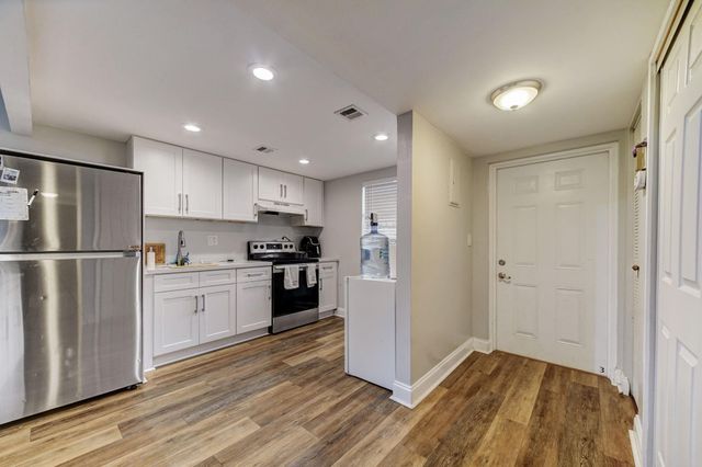 8370 Sands Point Boulevard Boulevard H208, Tamarac, FL 33321