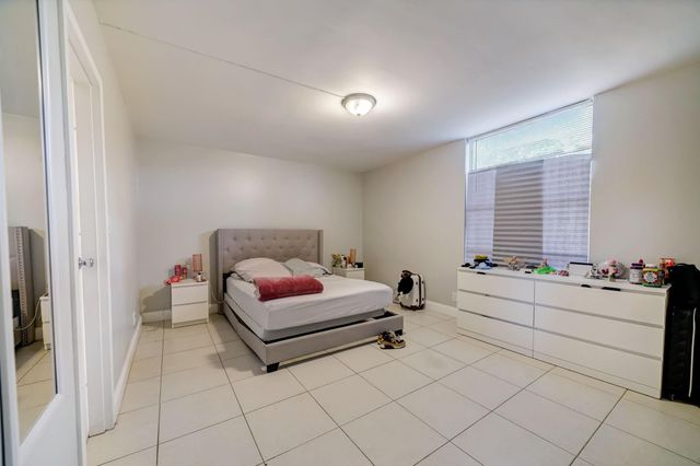 8370 Sands Point Boulevard Boulevard H208, Tamarac, FL 33321