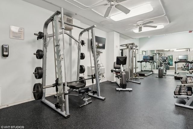6157 N Sheridan Road 20B, Chicago, IL 60660