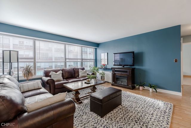 6157 N Sheridan Road 20B, Chicago, IL 60660