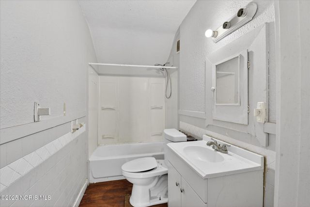 3008 Warsaw Street, Toledo, OH 43608