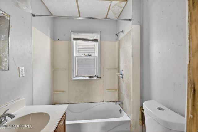 3008 Warsaw Street, Toledo, OH 43608