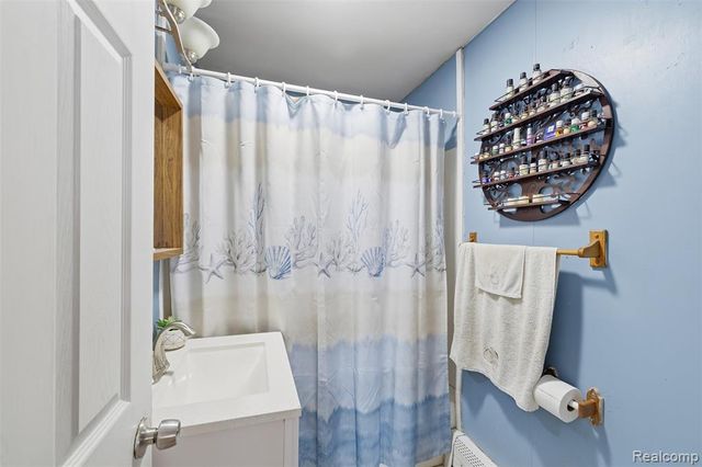 92 Hartley Street, Lapeer, MI 48446