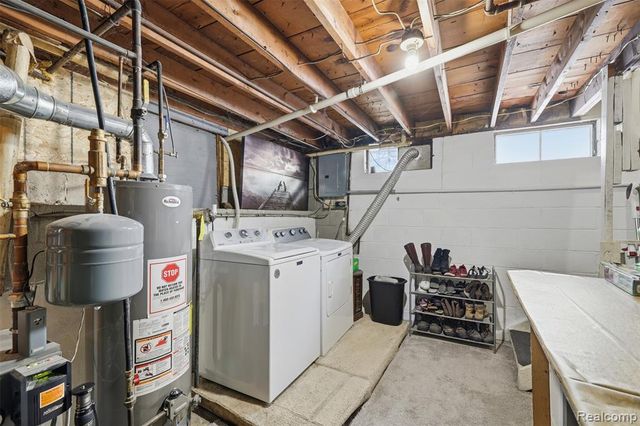 92 Hartley Street, Lapeer, MI 48446