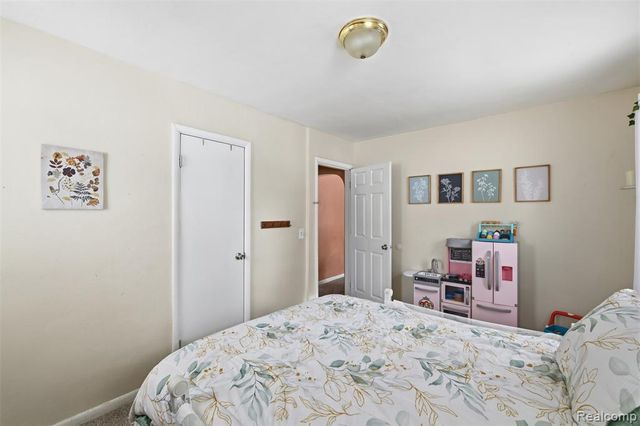 92 Hartley Street, Lapeer, MI 48446