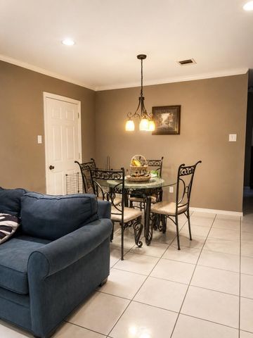 3306 Garrison Court, Houston, TX 77014