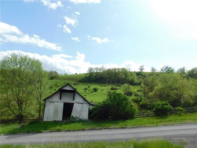 108 Oak Spring Rd, East Finley, PA 15377