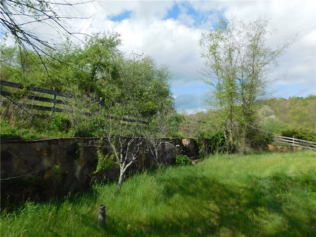 108 Oak Spring Rd, East Finley, PA 15377