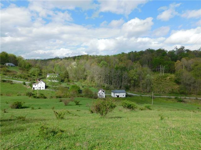 108 Oak Spring Rd, East Finley, PA 15377