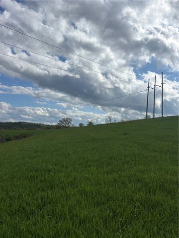 108 Oak Spring Rd, East Finley, PA 15377