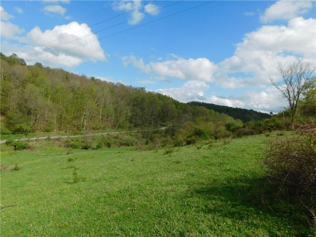 108 Oak Spring Rd, East Finley, PA 15377