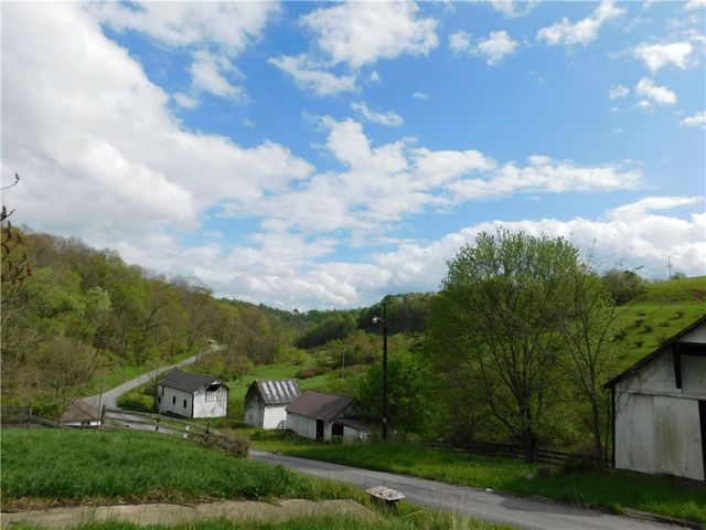 108 Oak Spring Rd, East Finley, PA 15377