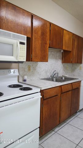 7963 LE MANS Drive, Jacksonville, FL 32210