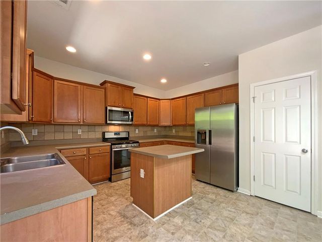 956 Buckhorn Bend, Locust Grove, GA 30248