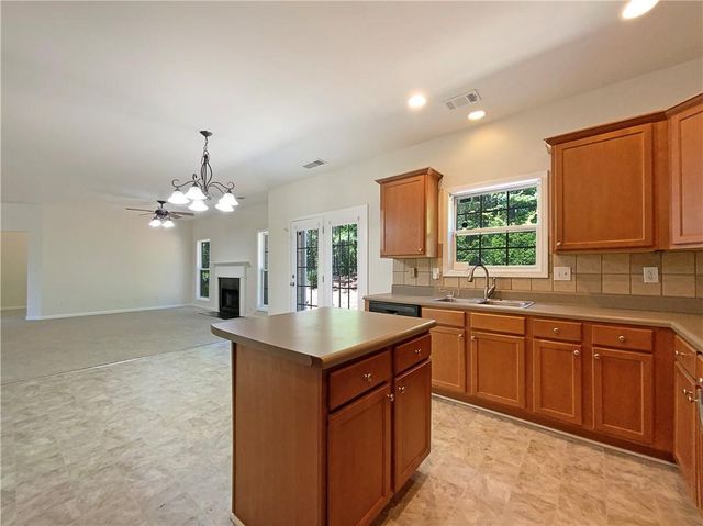 956 Buckhorn Bend, Locust Grove, GA 30248