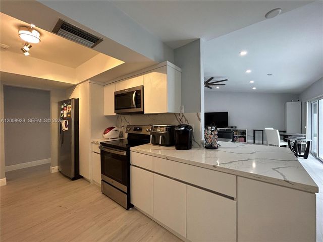 11121 SW 110th Rd 11121, Miami, FL 33176