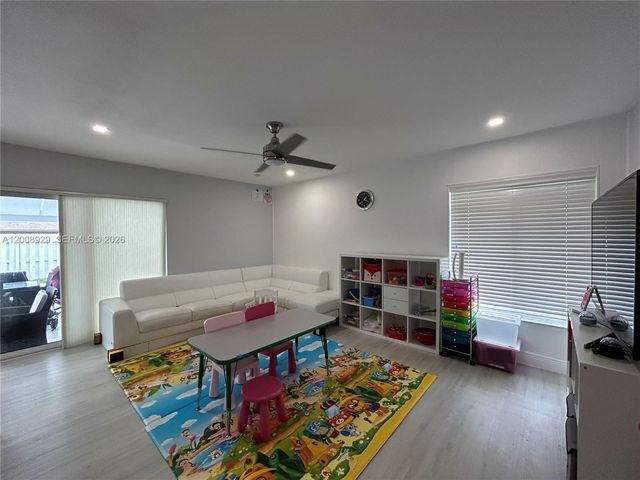 11121 SW 110th Rd 11121, Miami, FL 33176