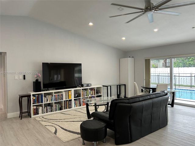 11121 SW 110th Rd 11121, Miami, FL 33176