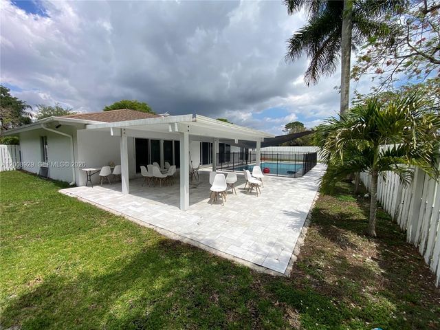 11121 SW 110th Rd 11121, Miami, FL 33176
