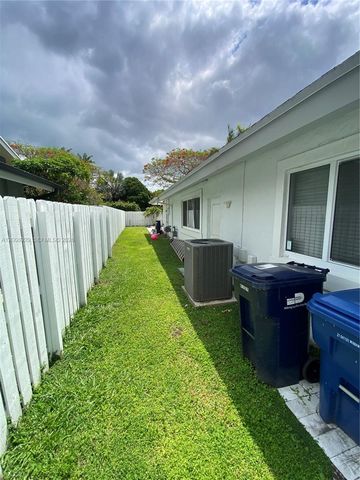 11121 SW 110th Rd 11121, Miami, FL 33176