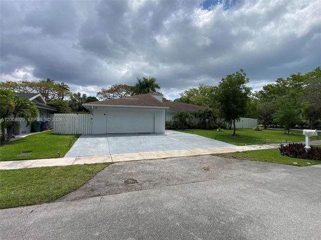 11121 SW 110th Rd 11121, Miami, FL 33176