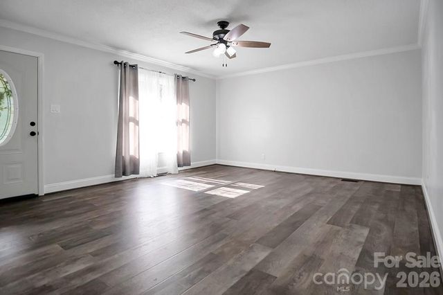 602 Holly Circle, Mount Holly, NC 28120