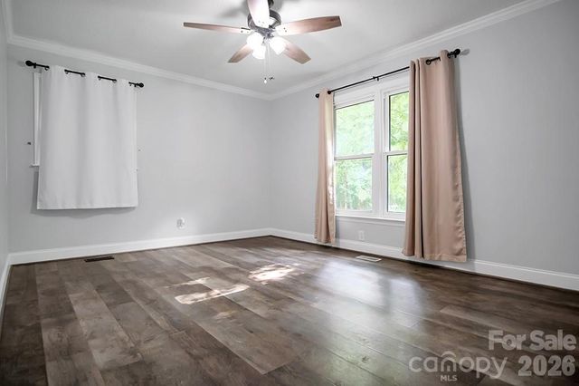 602 Holly Circle, Mount Holly, NC 28120
