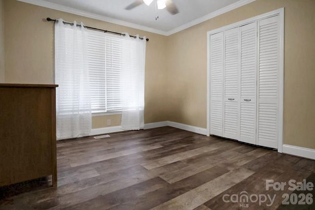602 Holly Circle, Mount Holly, NC 28120