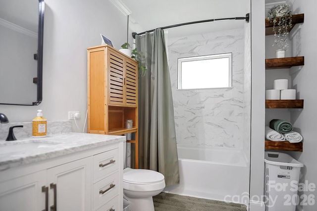 602 Holly Circle, Mount Holly, NC 28120