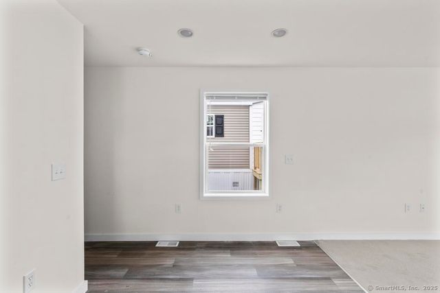 55 Sugar Street 3, Newtown, CT 06470