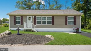 4 LAUREL TER, Quakertown, PA 18951