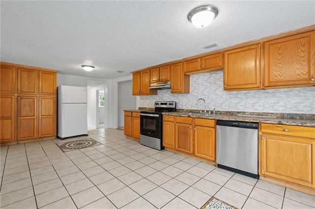 2851 Sun Valley Drive, Mobile, AL 36618