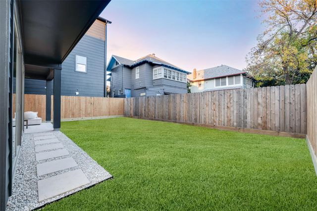 2213 Whitney Street, Houston, TX 77006