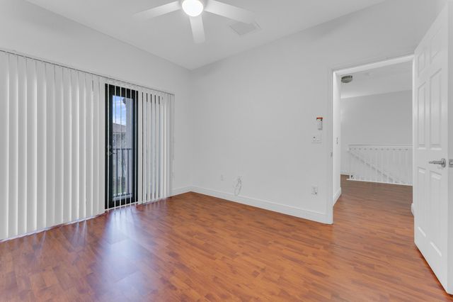6077 W Grand Cypress Cir Circle W, Coconut Creek, FL 33073