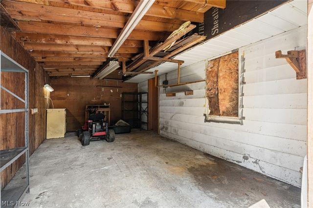 27111 Lynn Drive, Olmsted Twp, OH 44138