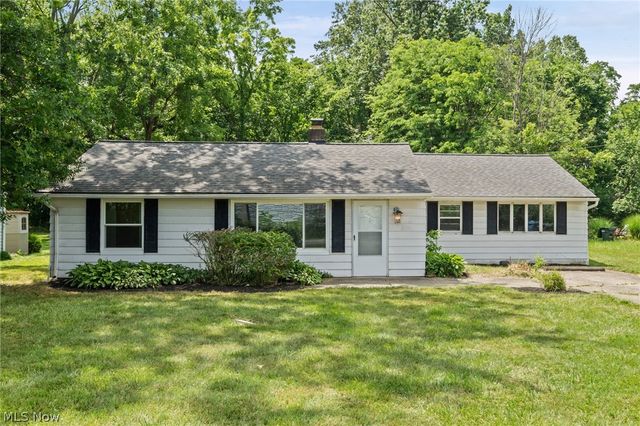 27111 Lynn Drive, Olmsted Twp, OH 44138