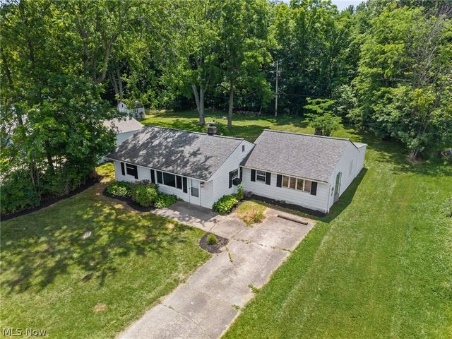 27111 Lynn Drive, Olmsted Twp, OH 44138
