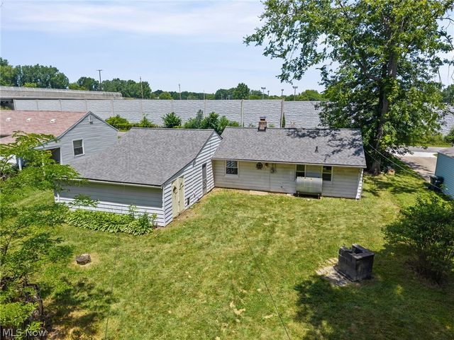 27111 Lynn Drive, Olmsted Twp, OH 44138