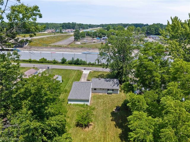 27111 Lynn Drive, Olmsted Twp, OH 44138