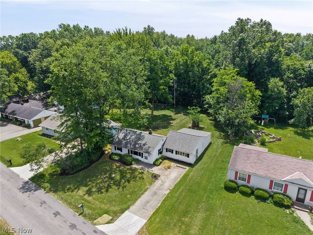 27111 Lynn Drive, Olmsted Twp, OH 44138